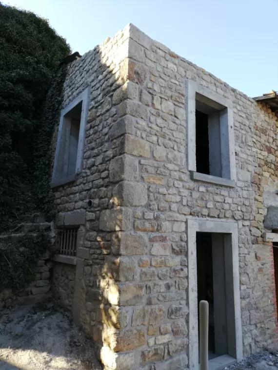 Rénovation d'un batîment en pierre avec ouvertures à Egliseneuve prés Billom, Billom, SARL PAQUET