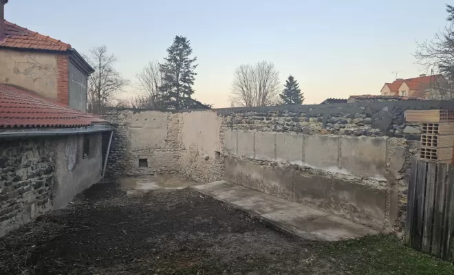 Démolition d'un bâtiment en ruine à Billom, Billom, SARL PAQUET
